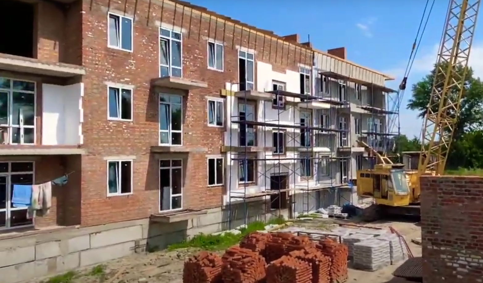 август 2021