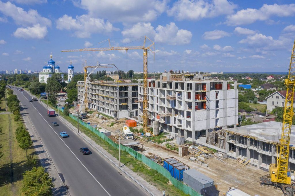 август 2021