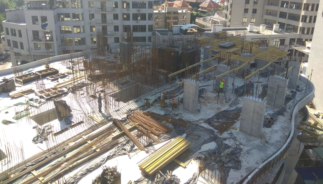 август 2021